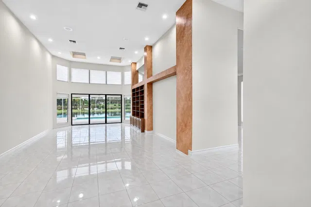 Residence photo 5