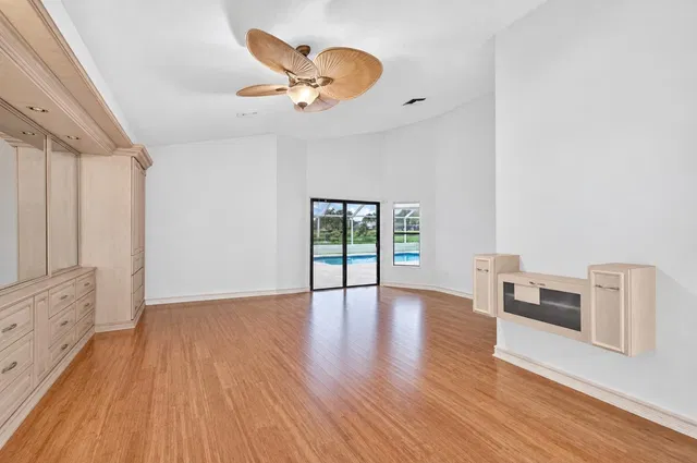 Residence photo 18