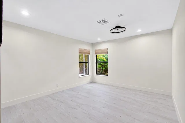 Residence photo 24