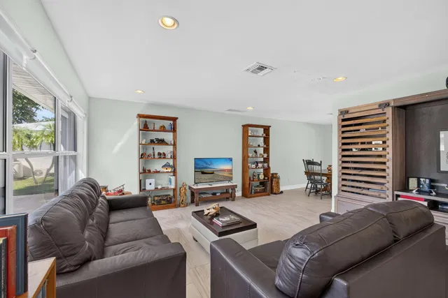 Residence photo 44