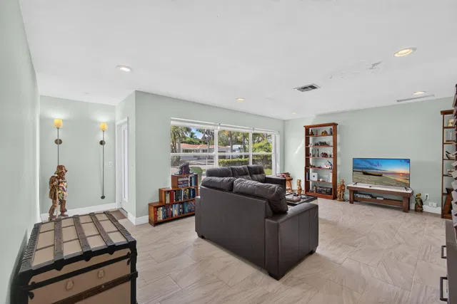 Residence photo 69