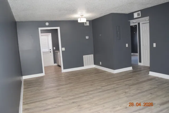 Residence photo 5