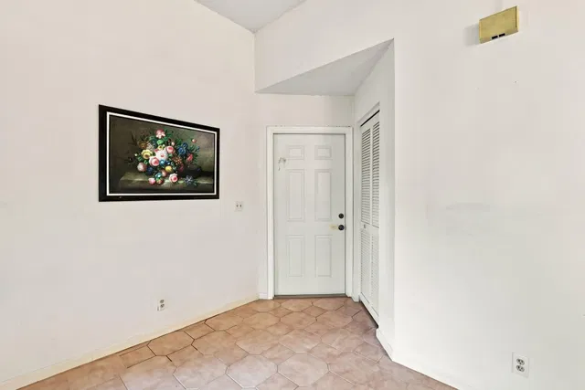 Residence photo 5