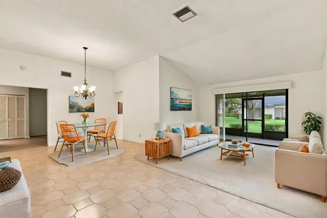 Residence photo 6