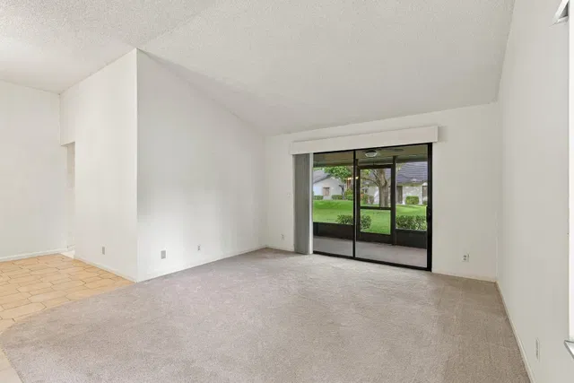 Residence photo 9