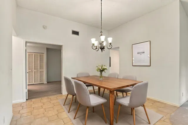 Residence photo 18