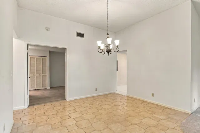 Residence photo 19