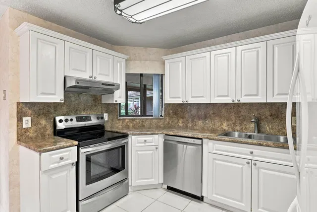 Residence photo 22
