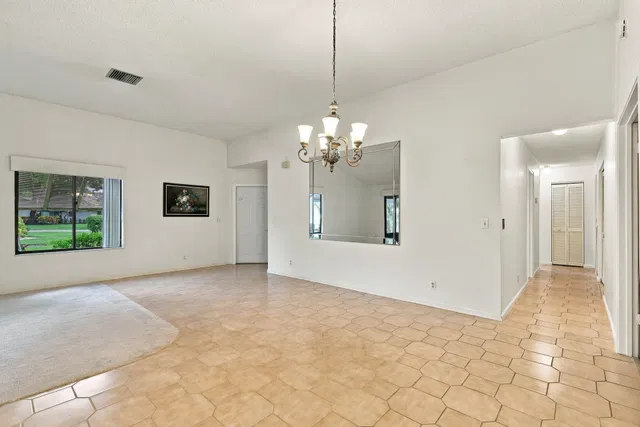 Residence photo 26