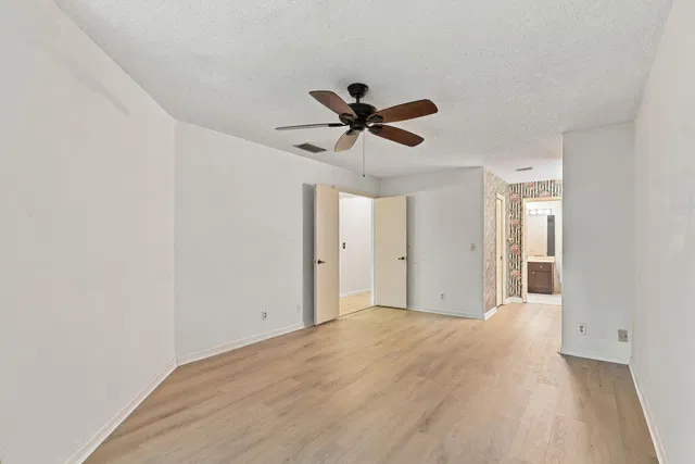 Residence photo 32