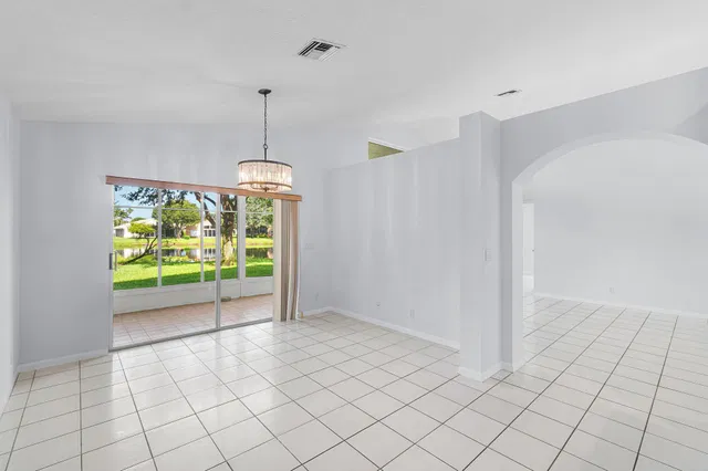  Residence photo 9