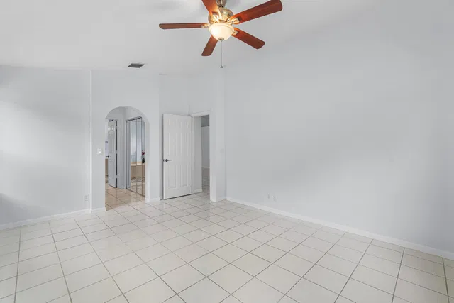  Residence photo 20