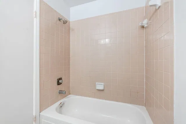 Unit 302 photo 11