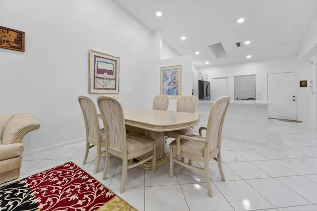 Residence photo 4