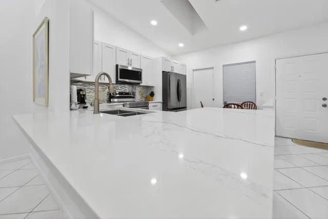 Residence photo 6