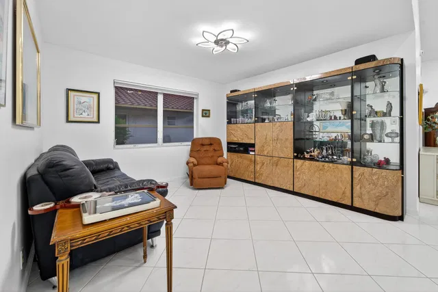 Residence photo 9