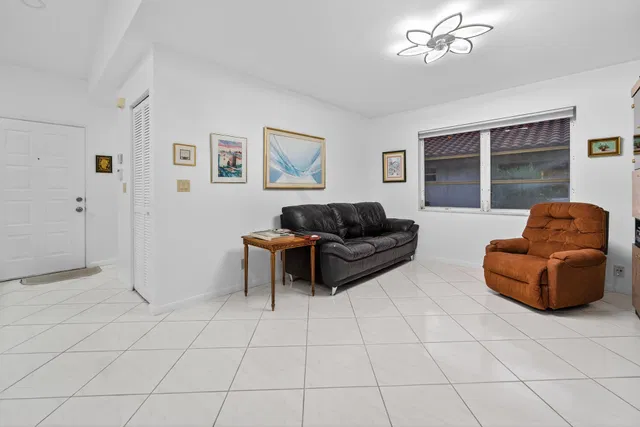 Residence photo 11