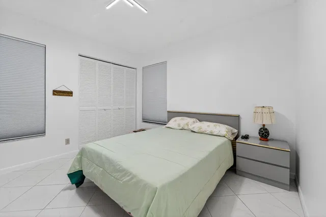 Residence photo 16