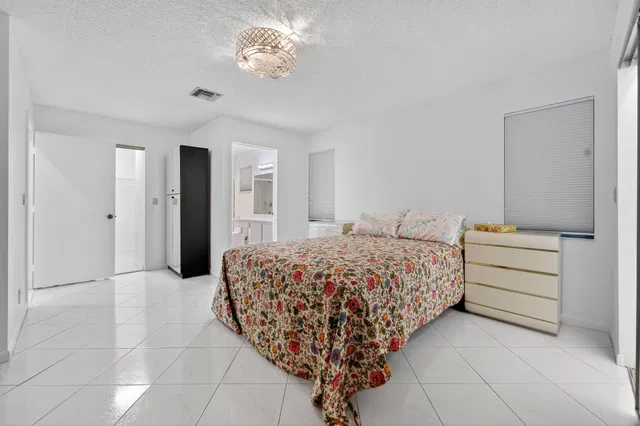 Residence photo 20