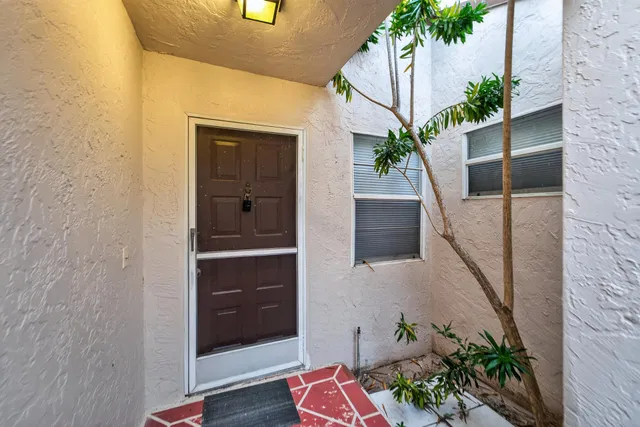 Residence photo 28