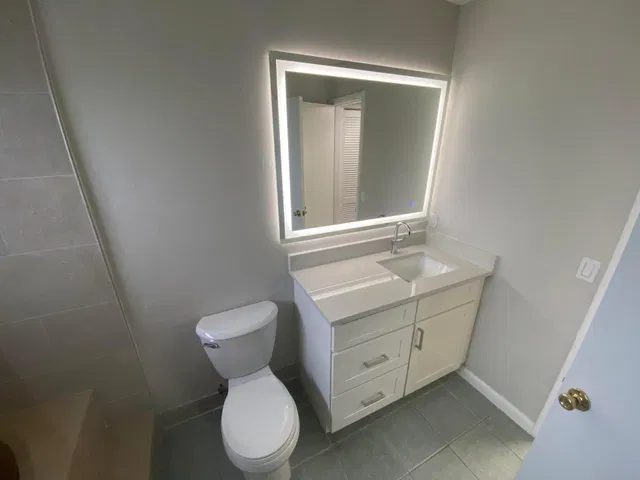 Unit B photo 3