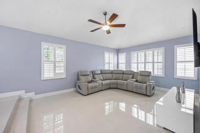 Residence photo 4