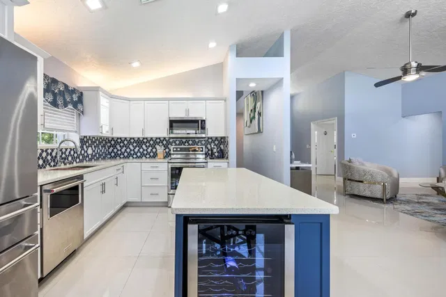 Residence photo 16