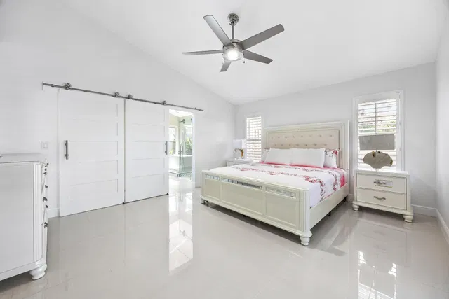 Residence photo 26