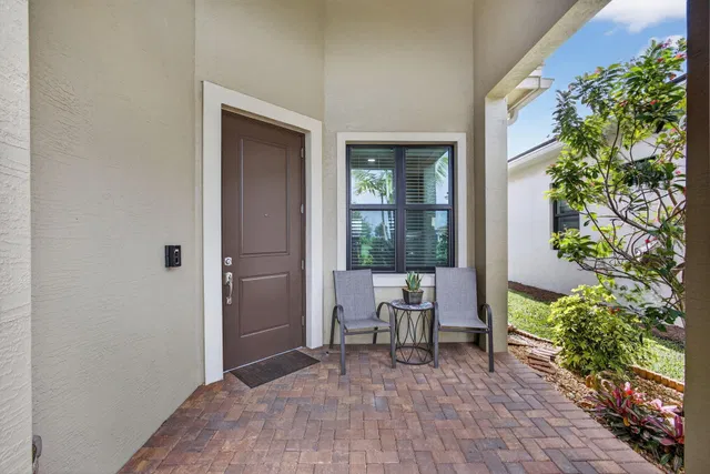  Residence photo 5