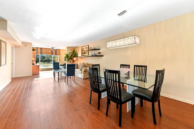  Unit 207 photo 5