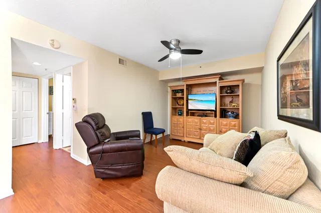  Unit 207 photo 6