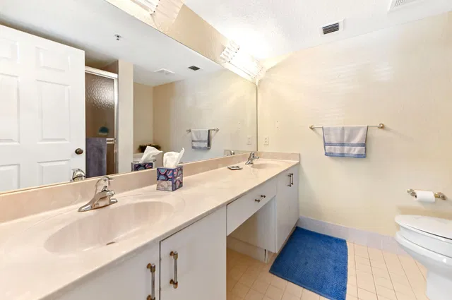  Unit 207 photo 12