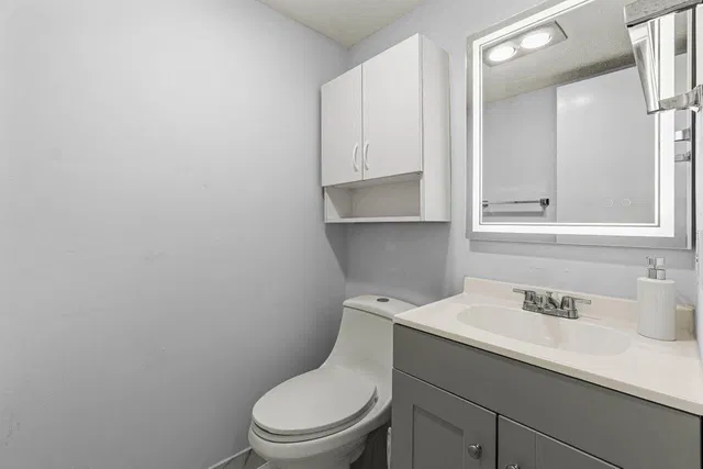  Unit 319 photo 16