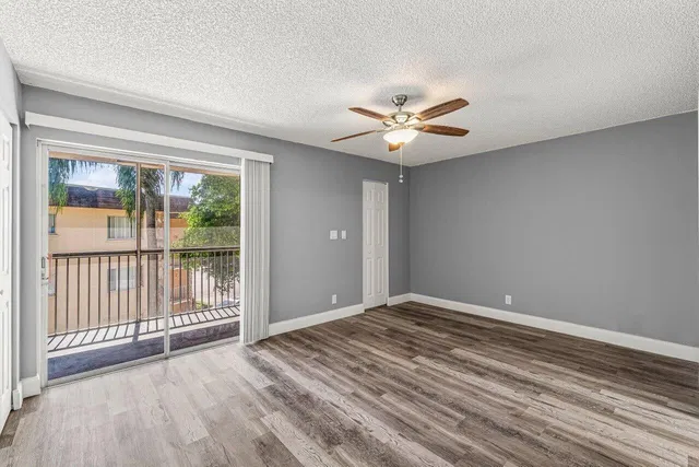  Unit 319 photo 17
