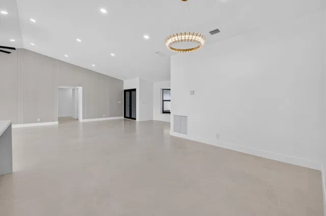 Residence photo 15