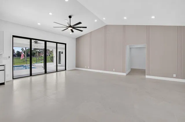 Residence photo 17