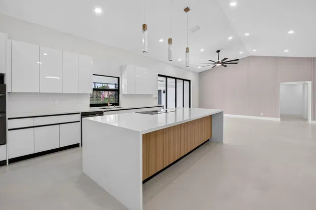 Residence photo 18