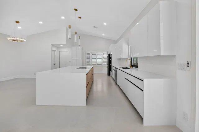 Residence photo 19