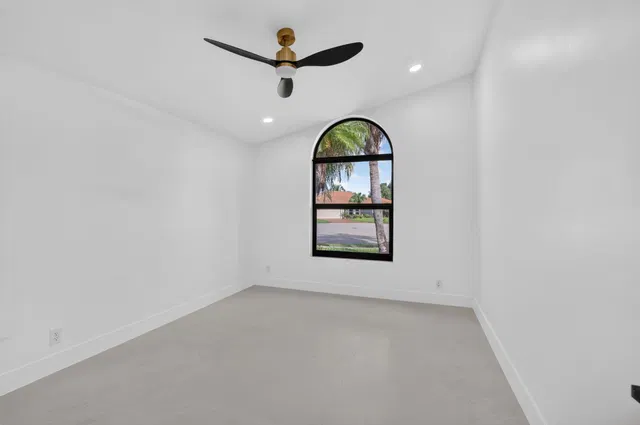 Residence photo 25