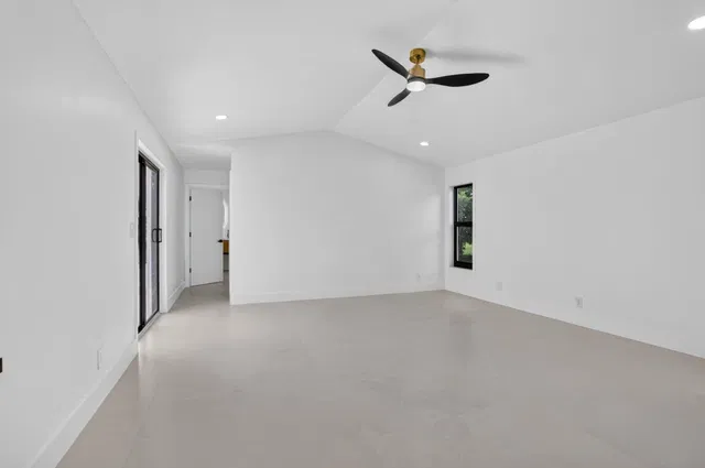 Residence photo 33