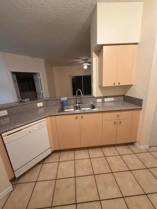 Unit 308 photo 6