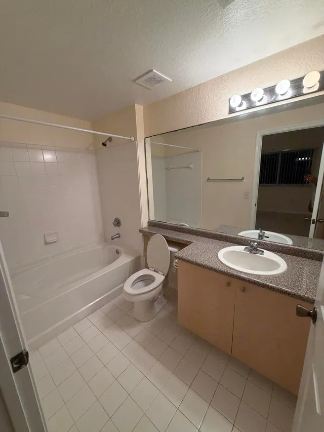 Unit 308 photo 11