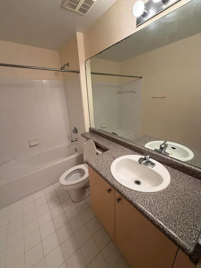 Unit 308 photo 12