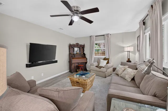 Residence photo 7