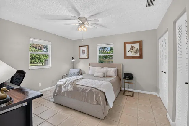 Residence photo 25