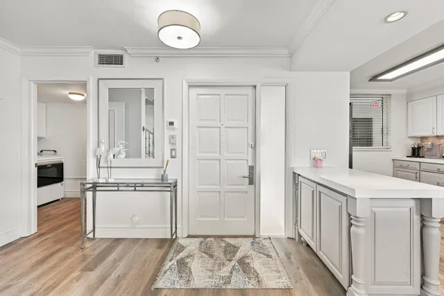 Unit 211N photo 5