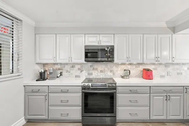 Unit 211N photo 8