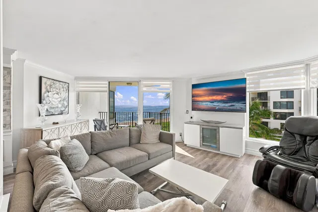 Unit 211N photo 17