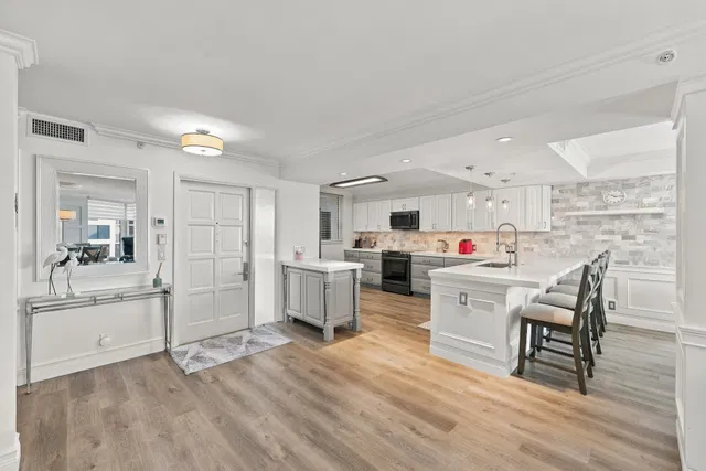 Unit 211N photo 23