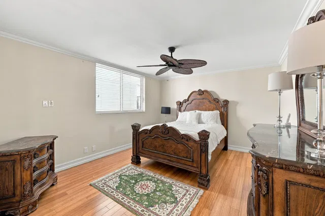 Unit 211N photo 47